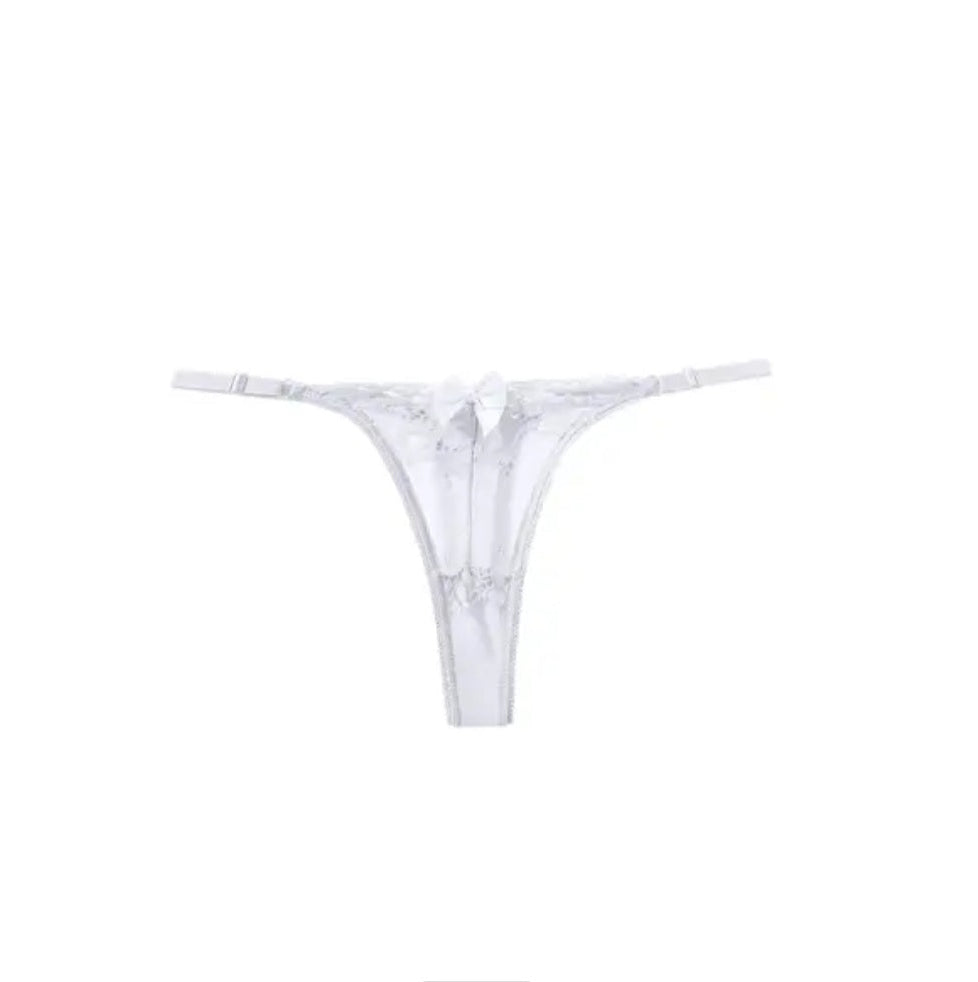 Low-rise lace g-string